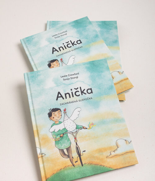 Anička, zachránená sliepočka